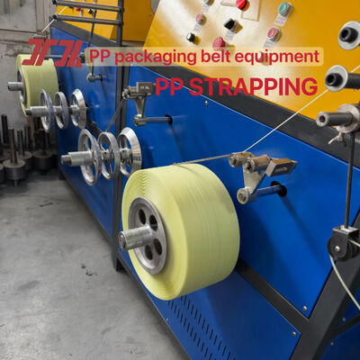 100-600KG / H ekstrüzyon çıkışına sahip yüksek hızlı PP çemberleme üretim hattı 5mm PP çember yapma makinesi